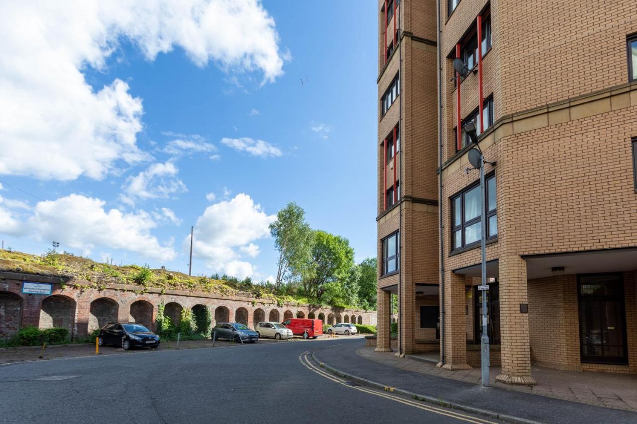 Stunning 1 Bed Merchant City Apartment With Parking Glasgow Extérieur photo